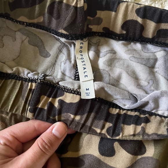 Camo Aeropostale Leggings Size M Medium - Picture 2 of 2